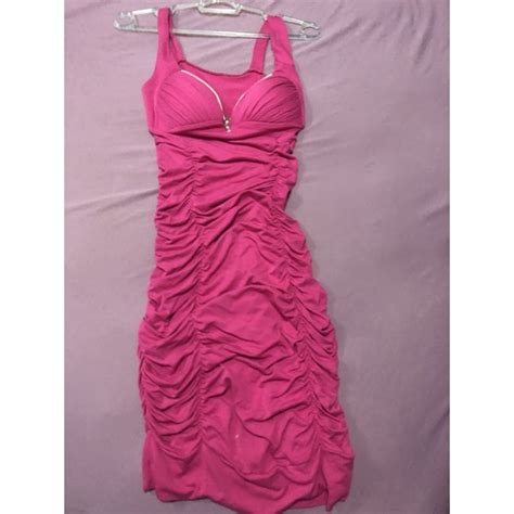 vestido sanfonado curto